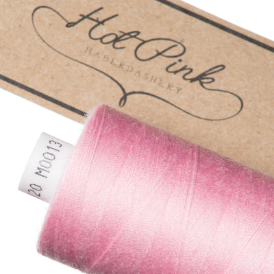 1000m Coates Polyester Moon Thread in Reds & Pinks 0013