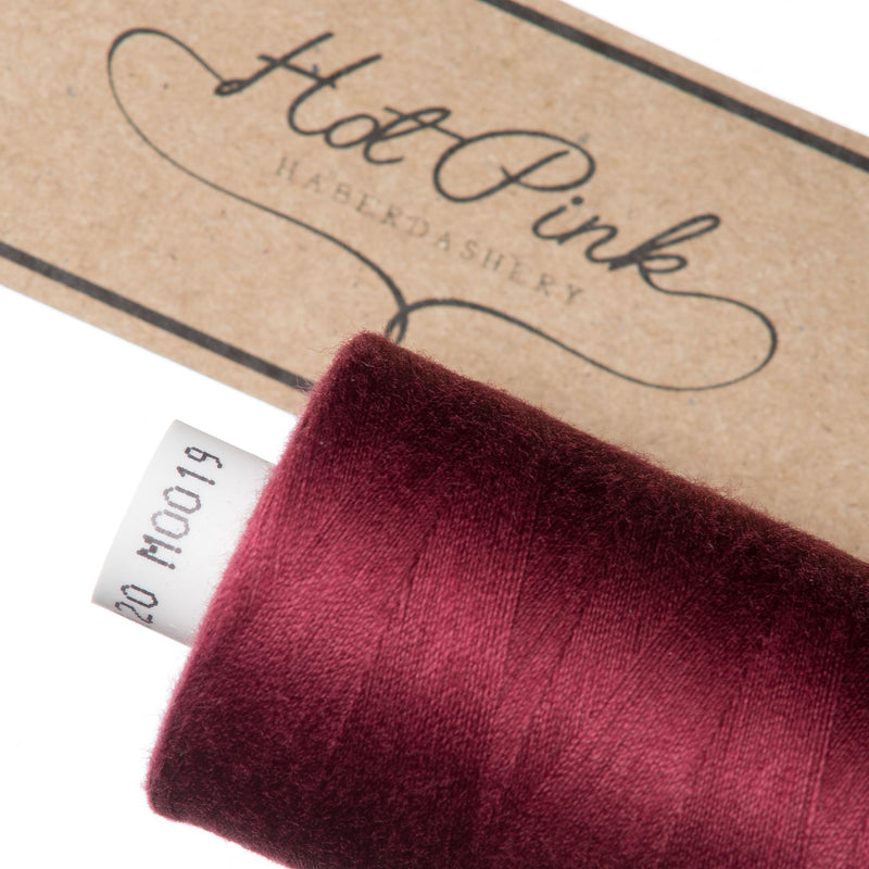 1000m Coates Polyester Moon Thread in Reds & Pinks 0019