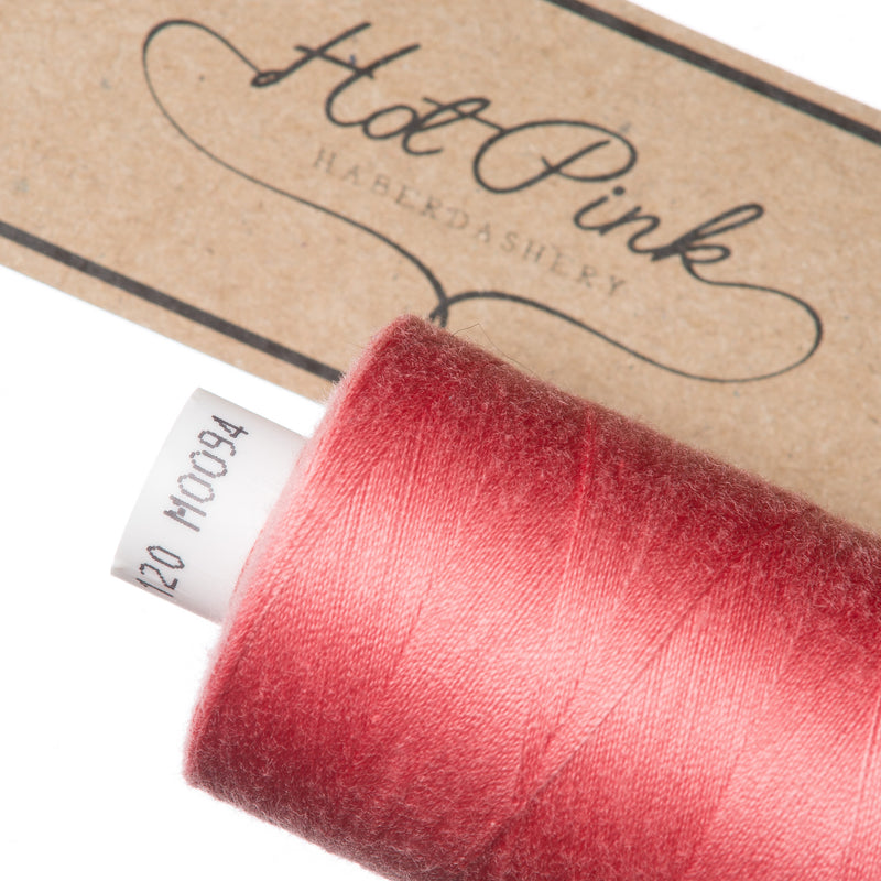 1000m Coates Polyester Moon Thread in Reds & Pinks 0094